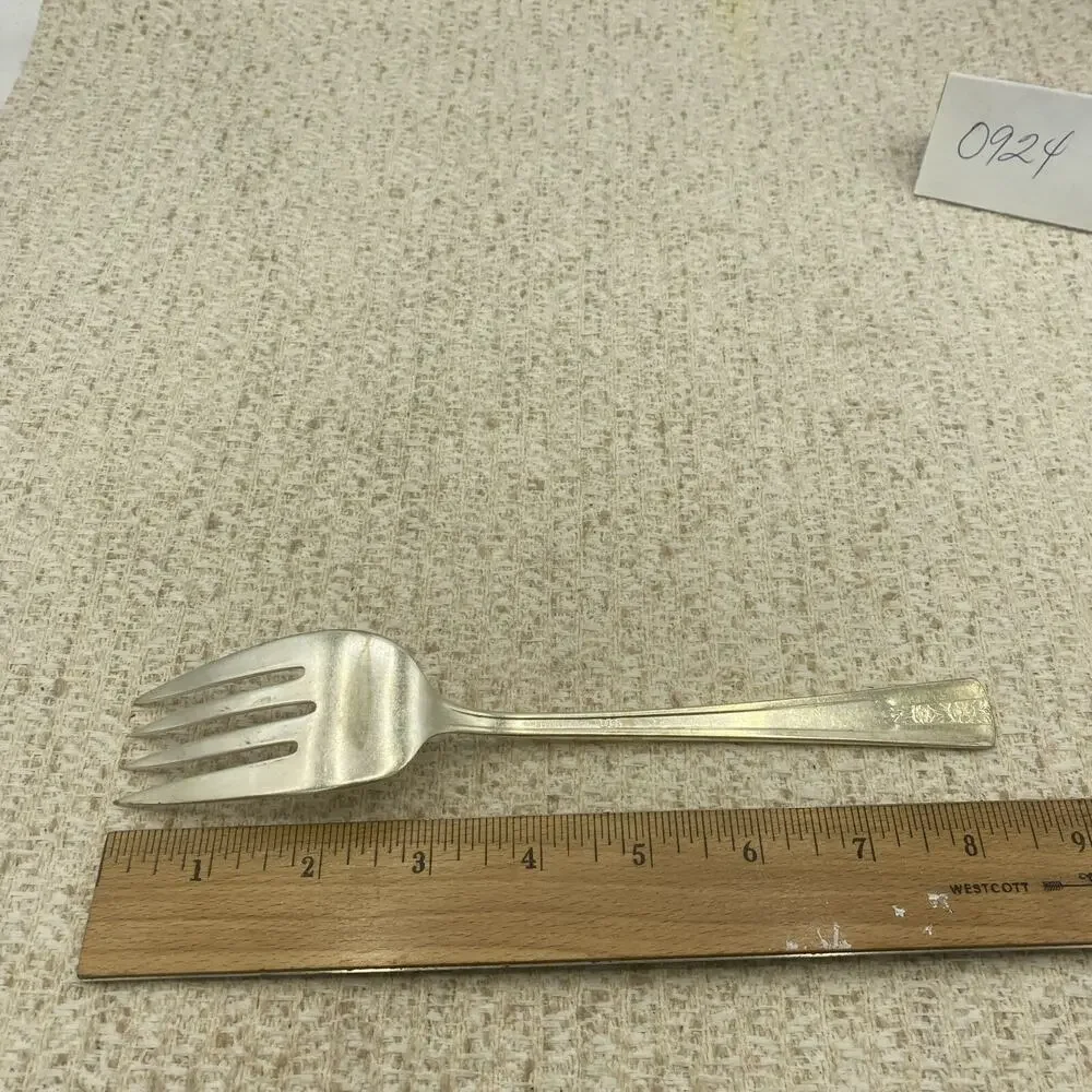 Wm. Rogers & Son IS Silverplate - Floral Design- 8.5” Meat Serving Fork